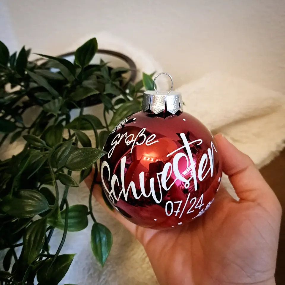 Rote Christbaumkugel mit große Schwester 07/24