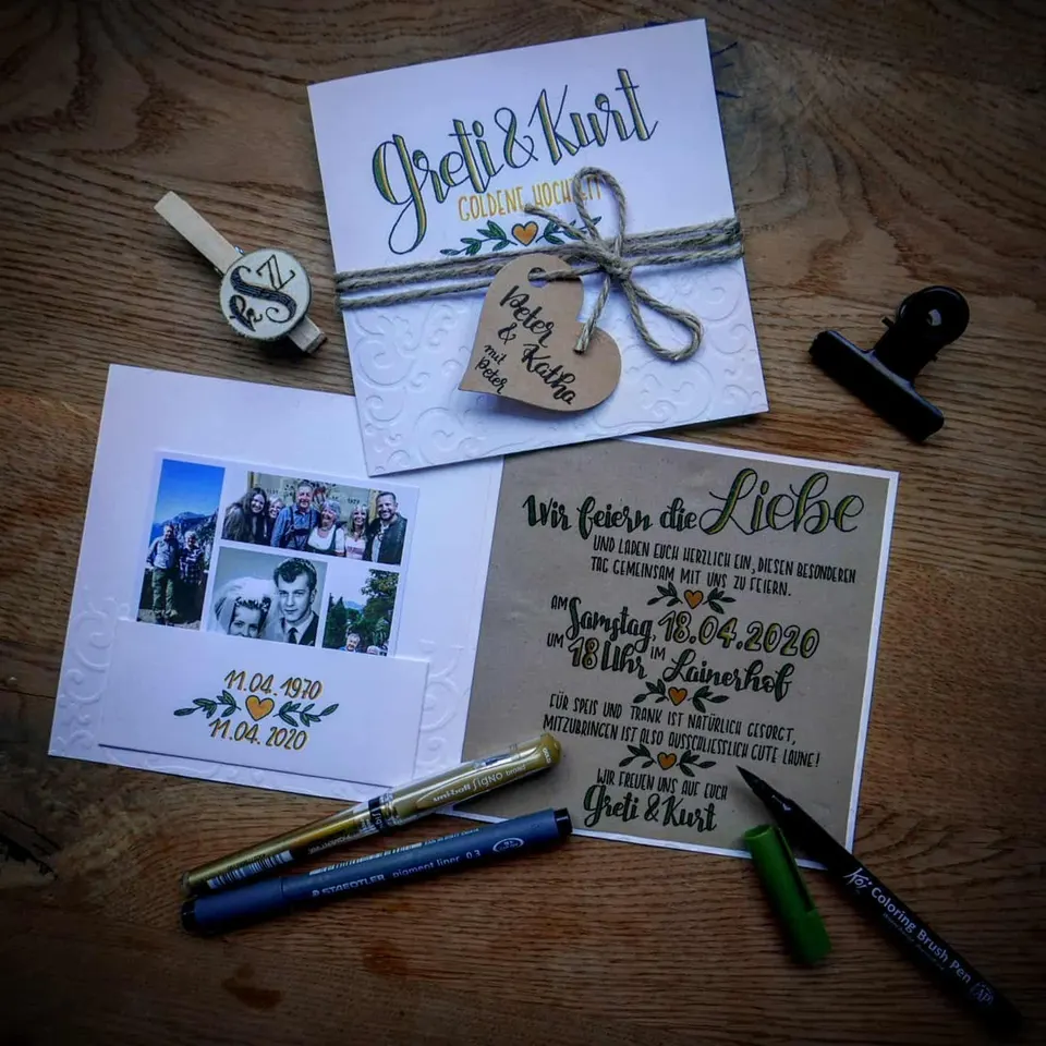 Einladungen zur goldenen Hochzeit mit Fotos und handgeschriebenem Text